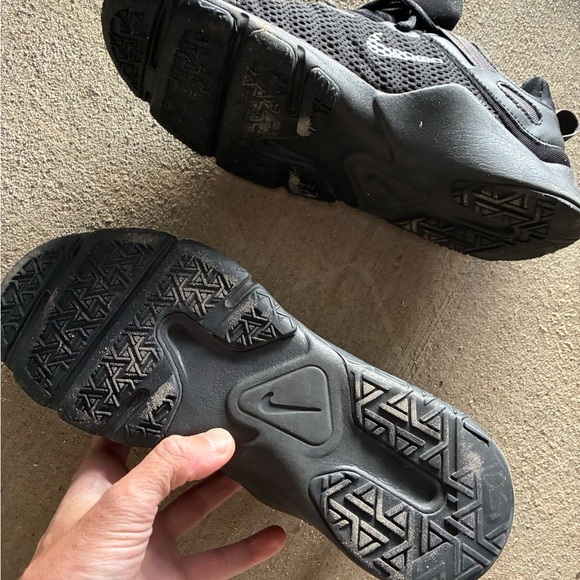 Nike shoes - Picture 4 of 5